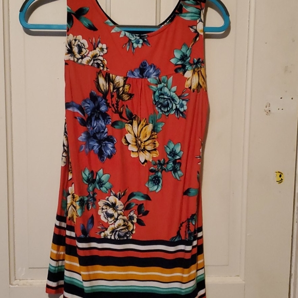 Top - Picture 2 of 2